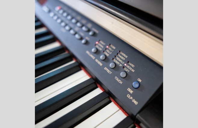 Yamaha CLP240 Satin Rosewood Digital Piano, Used - Complete Package (SN:GBRCMP01044) - Image 10